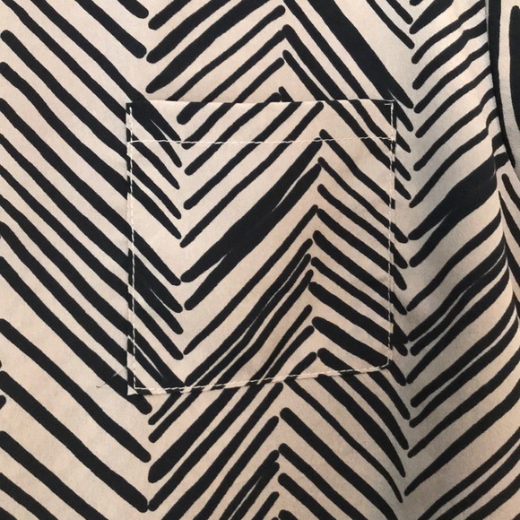 Black and gray blouse - Picture 3 of 3